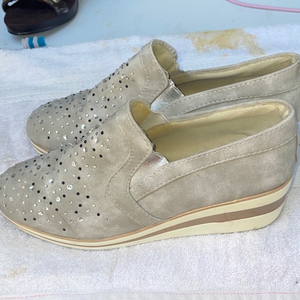 Women's Slip-On Wedge Shoes - Gray